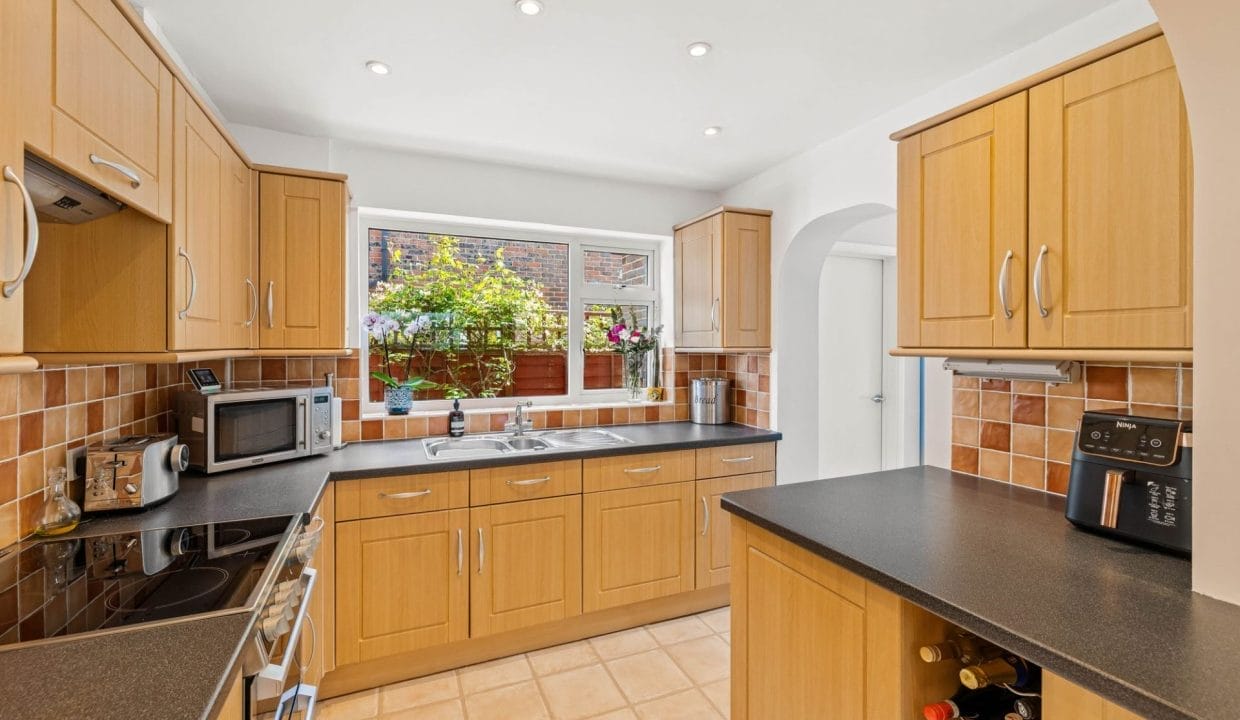 27FinchesParkRoadLessthan3MB-11.jpg