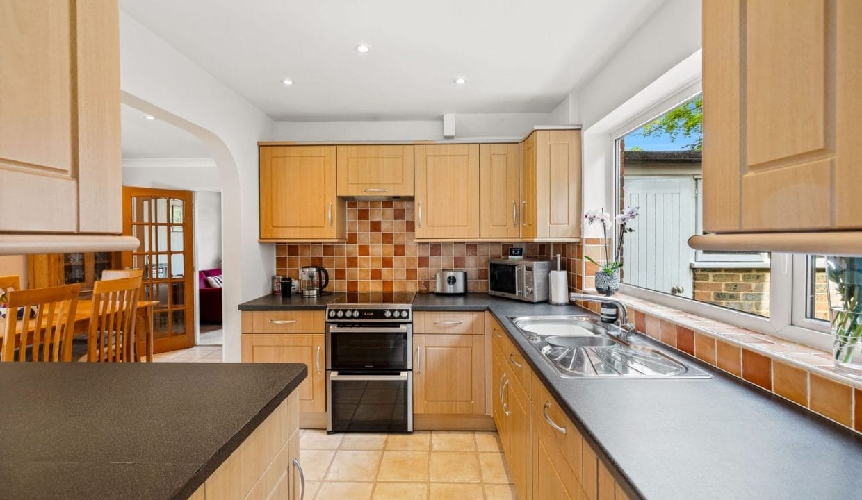 27FinchesParkRoadLessthan3MB-15.jpg